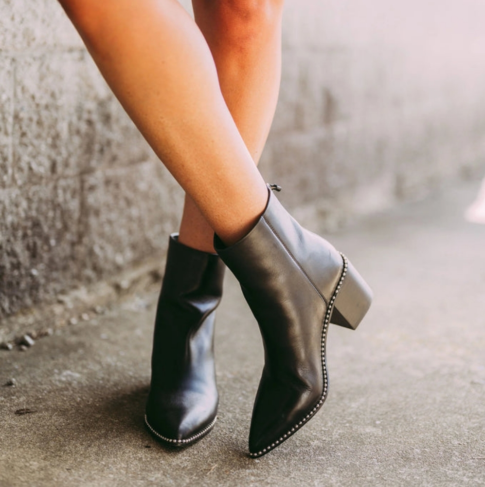STEVE MADDEN Stud Trim AQUARIUS Boot